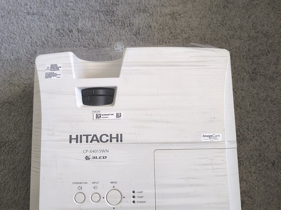 Hitachi CP-X4015WN