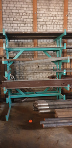 Tööstuslikud „kuuse“ tüüpi konsoolriiulid torude ja metalli jaoks (2 foto / 4)