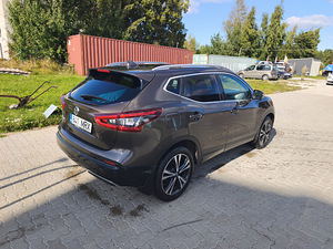 Nissan Qashqai (3 фото из 10)