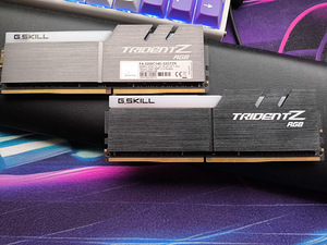 G.Skill Trident Z RGB 32GB (2x16GB) DDR4 3200MHz CL14 B-Die (1 foto / 1)