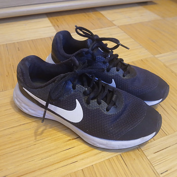Nike tossud