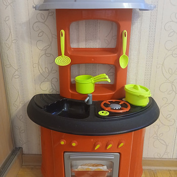 Детская игровая кухня + посуда
