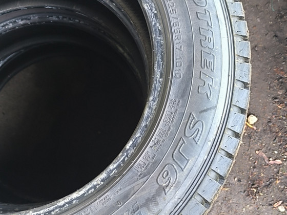 Продам резину dunlop 225/65/17