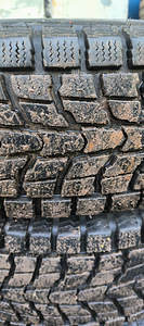 Продам резину dunlop 225/65/17 (4 фото из 5)