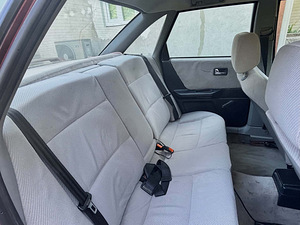 Audi 80 2.0 (11 фото из 12)