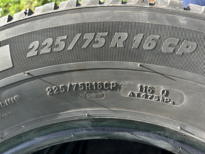 Michelin Agilis Camping CP 16” M+S rehvid (2 foto / 3)