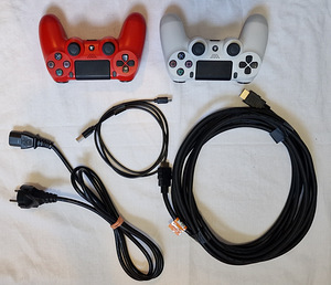 Sony PlayStation 4 Pro (CUH-7116B) (2 foto / 4)