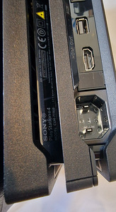 Sony PlayStation 4 Pro (CUH-7116B) (3 foto / 4)