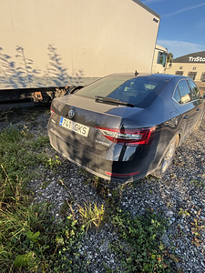 Skoda Superb (3 фото из 4)