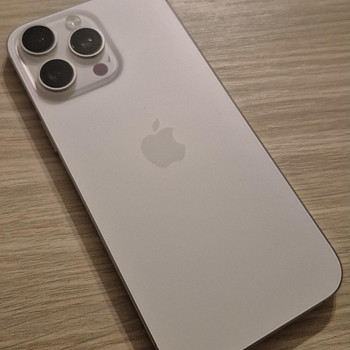 М: iPhone 16 Pro Max
