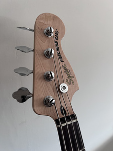 Kitarr / гитара Fender Squier P-bass (4 фото из 4)