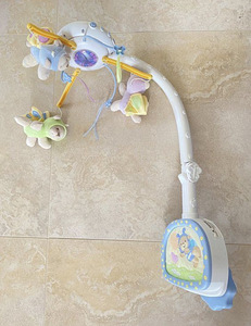 Võrevoodi karussell Fisher-Price (4 foto / 4)