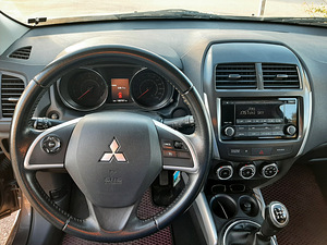 Mitsubishi ASX (6 фото из 8)