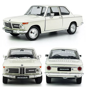 BMW 2002 1:24 mudel mudelauto (6 foto / 7)