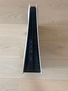 PS5 (2 foto / 4)