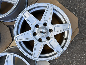 17" BM Wheels 6x139,7 (keskava 106,1) (3 foto / 9)