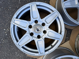 17" BM Wheels 6x139,7 (keskava 106,1) (5 foto / 9)
