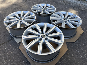 19" Audi originaalveljed 5x112 (2 foto / 8)