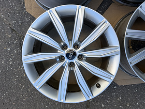 19" Audi originaalveljed 5x112 (6 foto / 8)