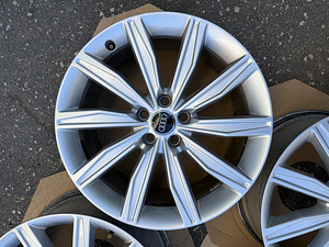 19" Audi originaalveljed 5x112 (7 foto / 8)
