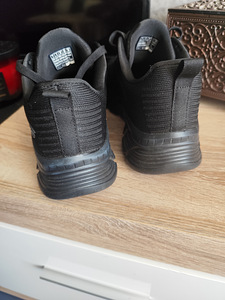 Кроссовки Skechers (3 фото из 3)