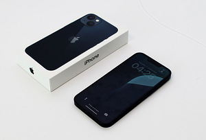 Mobiiltelefon Apple iPhone 13 128GB 4GB RAM (3 foto / 3)