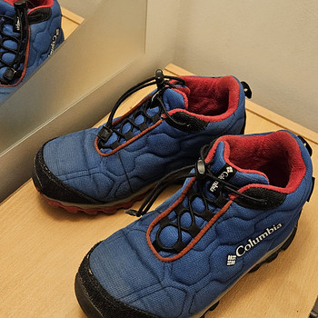 Columbia saapad 34