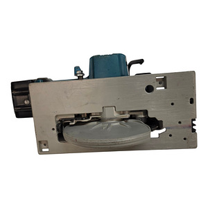 Аккумуляторная циркулярная пила Makita DHS680 + ak 5,0Aч (3 фото из 5)