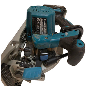 Аккумуляторная циркулярная пила Makita DHS680 + ak 5,0Aч (4 фото из 5)