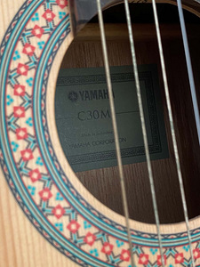 Yamaha C30M Klassikaline kitarr+ kitarri statiiv (2 foto / 5)