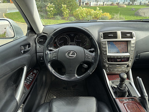 Müüa väga hea varustusega Lexus IS220d (2006) (7 foto / 11)