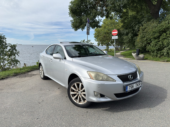 Müüa väga hea varustusega Lexus IS220d (2006)
