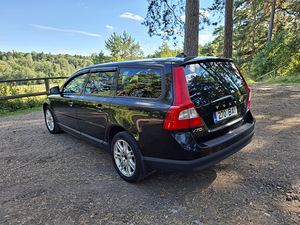 Volvo V70 D5 (4 foto / 15)
