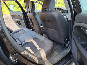 Volvo V70 D5 (14 foto / 15)