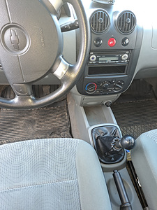 Chevrolet Aveo (10 foto / 15)