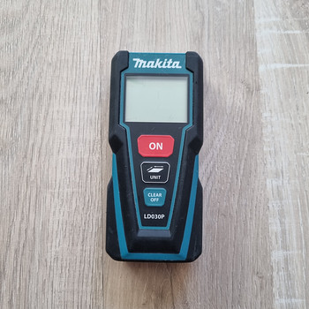 Продам лазерный дальномер Makita LD030P