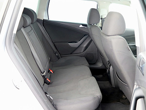 Volkswagen Passat Comfortline Facelift ATM 2.0 TDI 103kW (7 фото из 7)