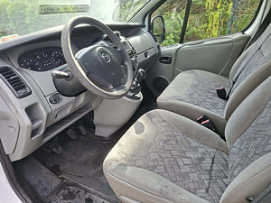 Opel Vivaro (5 foto / 6)