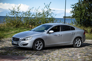 VOLVO S60 2.0 120kW 2010 (1 foto / 7)
