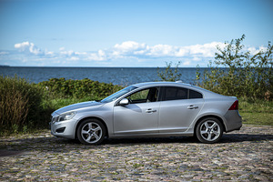 VOLVO S60 2.0 120kW 2010 (2 foto / 7)