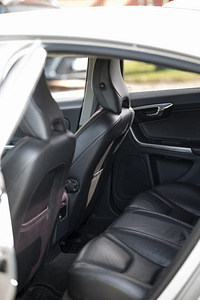 VOLVO S60 2.0 120kW 2010 (7 foto / 7)