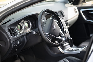 VOLVO S60 2.0 120kW 2010 (5 foto / 7)