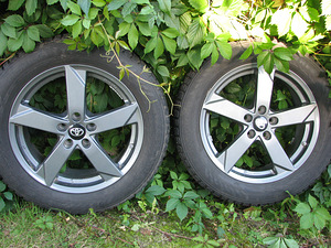 Toyota RAV-4 valuveljed+rehvid Nokian HKPL9 235/55/R18 (2 foto / 9)