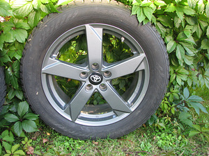 Toyota RAV-4 valuveljed+rehvid Nokian HKPL9 235/55/R18 (3 foto / 9)