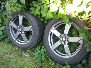 Toyota RAV-4 valuveljed+rehvid Nokian HKPL9 235/55/R18 (4 foto / 9)