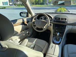 Mercedes-Benz E220 CDI 2005 Avantgarde (10 foto / 15)