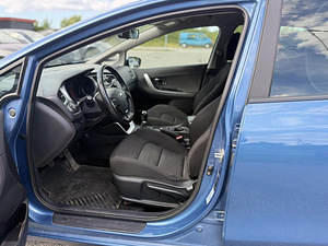 Kia ceed (4 foto / 10)