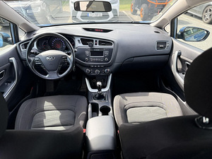 Kia ceed (8 foto / 10)