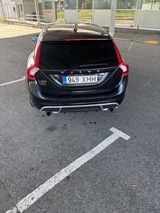 Volvo V60 (5 foto / 10)