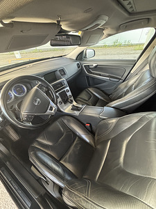 Volvo V60 (7 foto / 10)